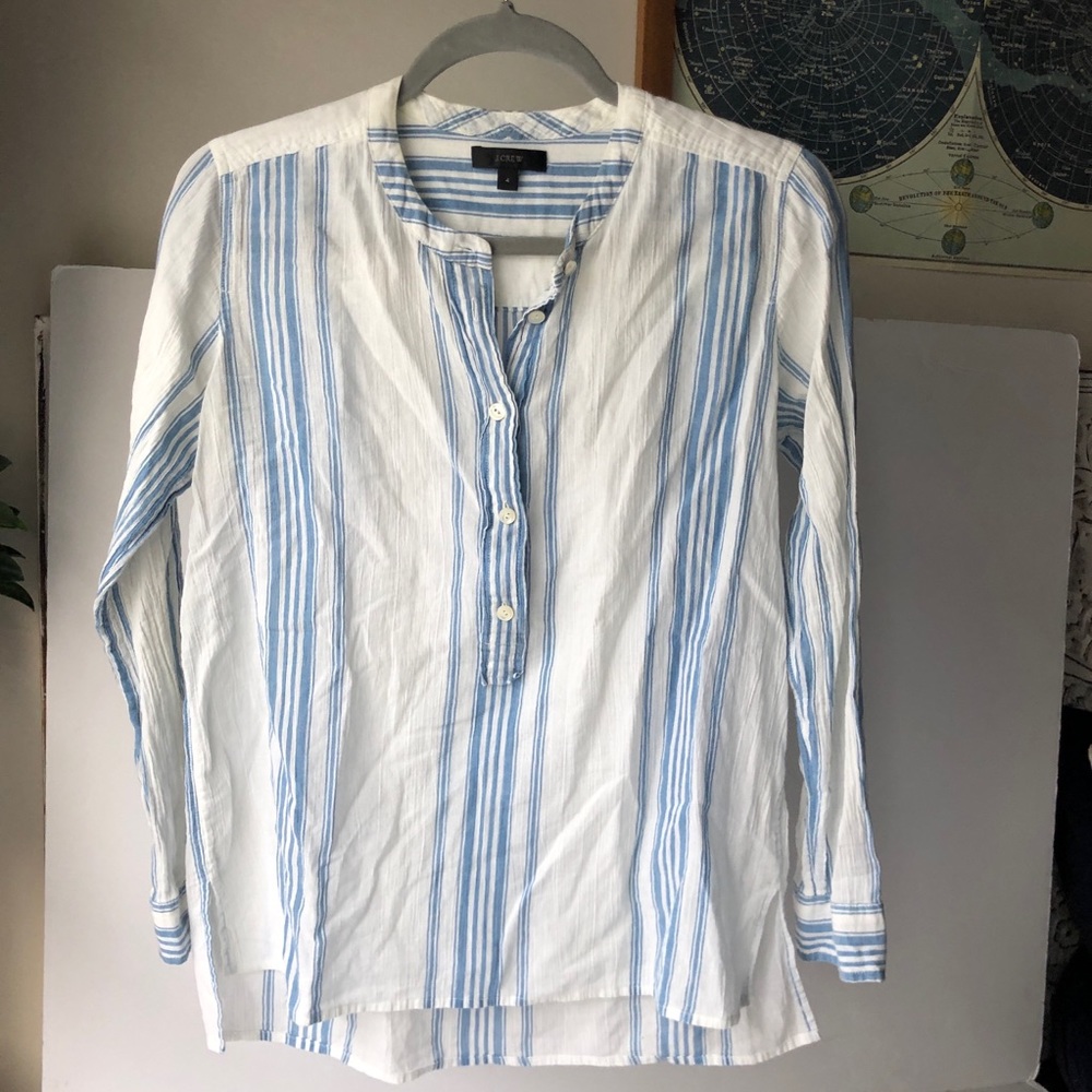 J. Crew Light Spring/Summer Top. Breathable Fabric, size 4.